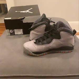 Retro 10 size 6.5Y